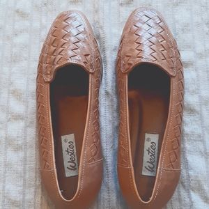 Westies tan leather shoes size 8.5